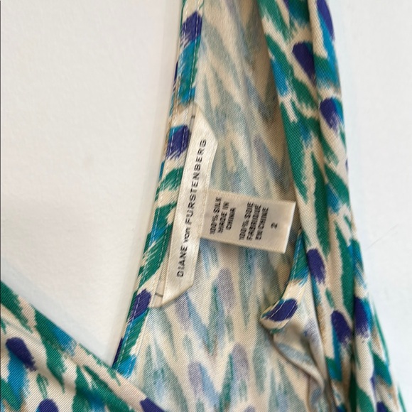 Vintage Diane Von Furstenberg Stylish Green Patterned Tank Dress, size 2 - Picture 4 of 10